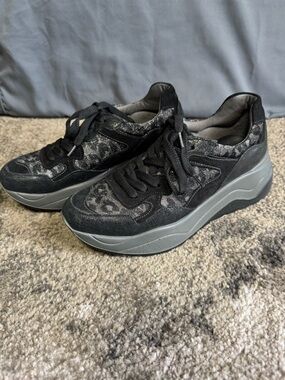 NEW Black Platform Lace-Up Sneakers with Subtle Animal Print sz 38